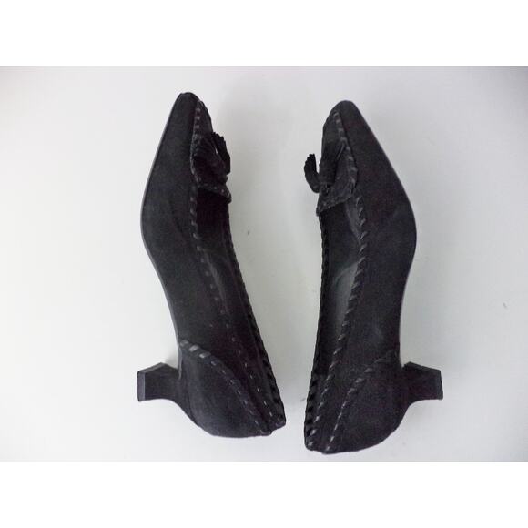 STUART WEITZMAN BLACK NUBUCK LEATHER LOW HEEL PUMP SHOE W TASSLE SZ 6M SPAIN - Picture 6 of 8